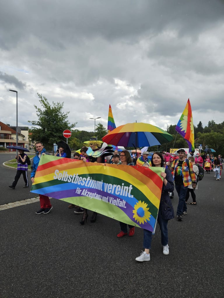 „Gemeinsam stark: Bündnisgrüne Verbände aus Ost und West intensivieren Zusammenarbeit“